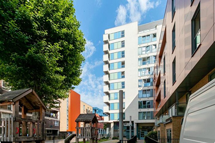 2 Bedroom Apartment For Sale In William Beveridge House, Bow, E3