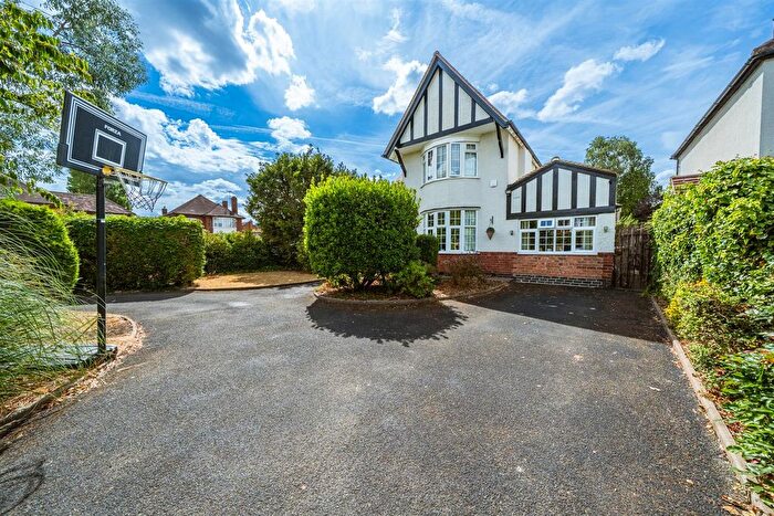 4 Bedroom Detached House For Sale In Hanbury Park Road, Worcester, WR2