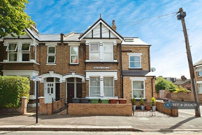 3 Bedroom Maisonette To Rent In Pretoria Road, London, E11