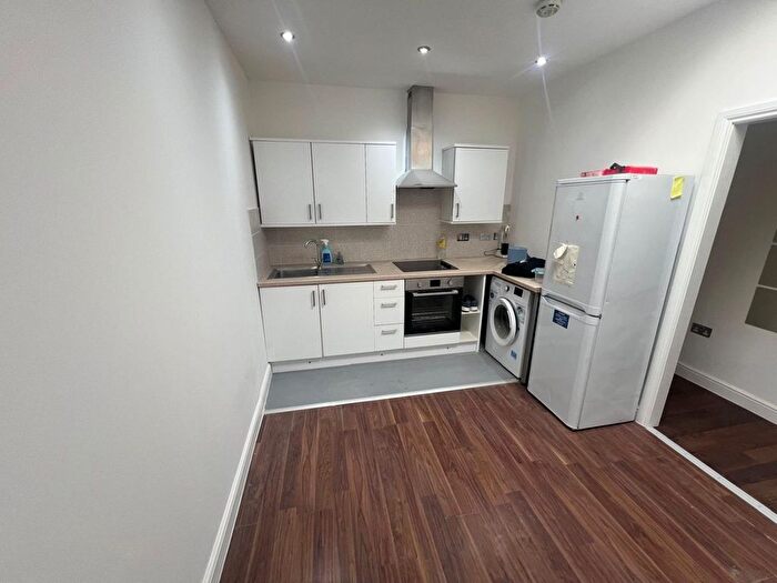 1 Bedroom Flat To Rent In Flat, A Crown Lane, Morden, SM4