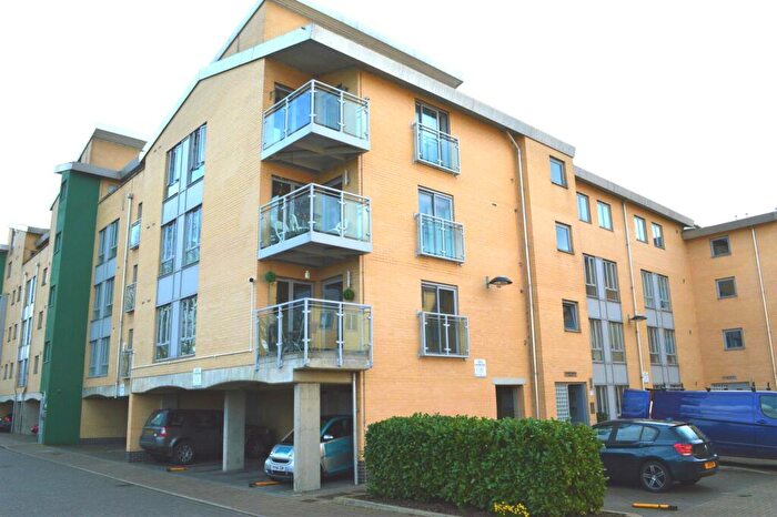 2 Bedroom Flat To Rent In Lockside Marina, Chelmsford, CM2
