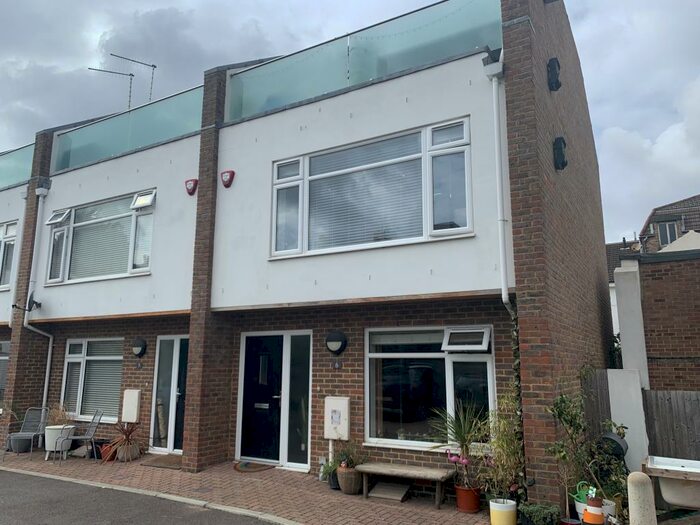 3 Bedroom End Of Terrace House To Rent In Connaught Mews, Brighton, BN2