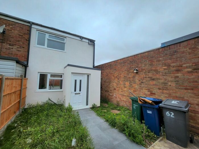 3 Bedroom End Of Terrace House To Rent In Luther Close, Edgware, HA8