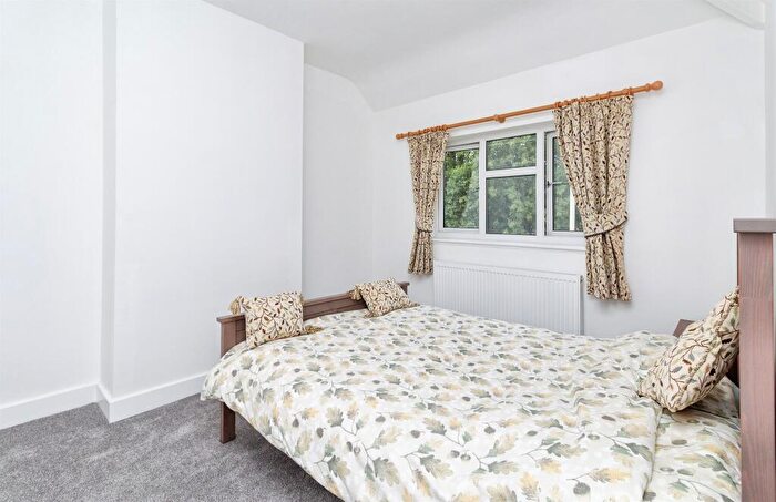3 Bedroom Semi-Detached House For Sale In Weston Road, Stafford, ST16