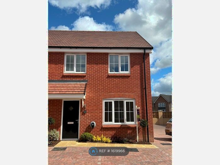 3 Bedroom Semi-Detached House To Rent In Pettits Drive, Bury St. Edmunds, IP32