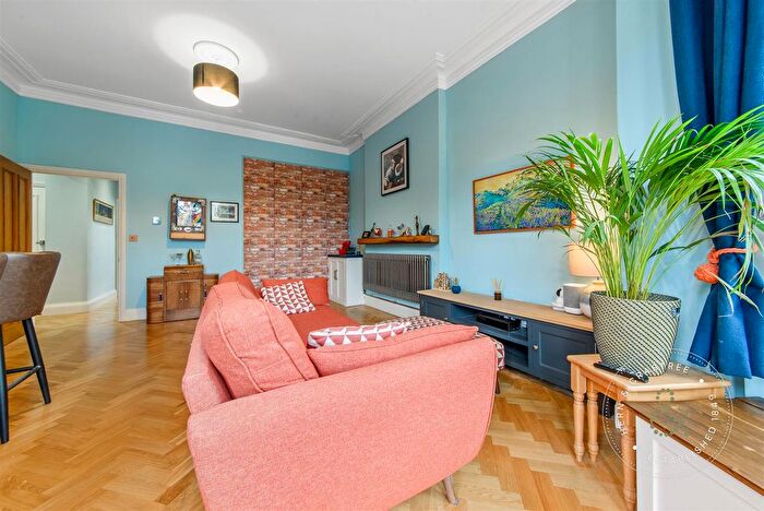 1 Bedroom Flat For Sale In Cathedral Road, Cardiff, CF11