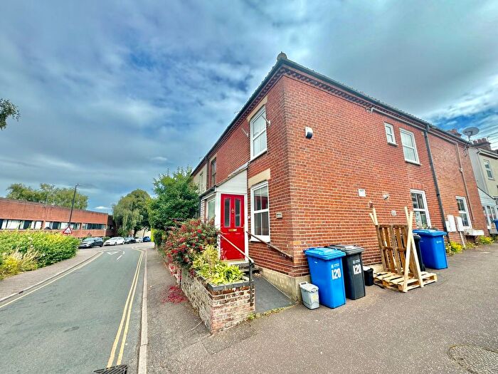 2 Bedroom End Of Terrace House To Rent In Pottergate, Norwich, NR2