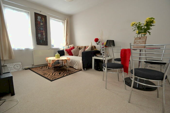 1 Bedroom Apartment To Rent In Surbiton, KT5