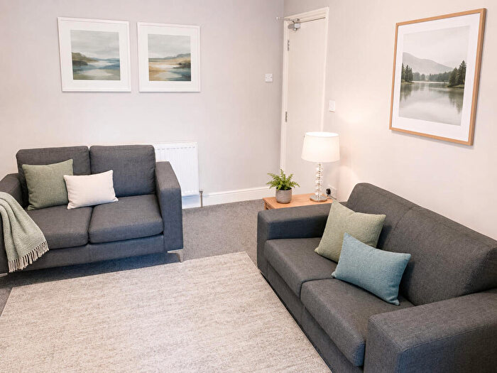 4 Bedroom House To Rent In High Street, Kingswood, BS15
