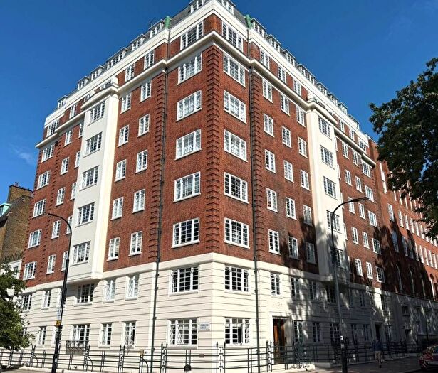 Studio For Sale In Flat Tavistock Court, Tavistock Square, Bloomsbury, WC1H