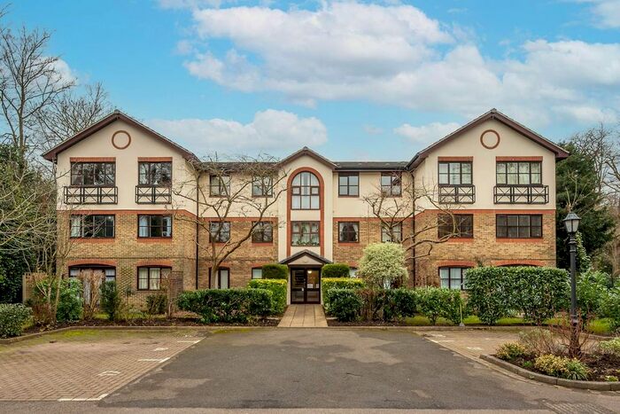 2 Bedroom Flat To Rent In Parkside, Wimbledon Common, London SW19