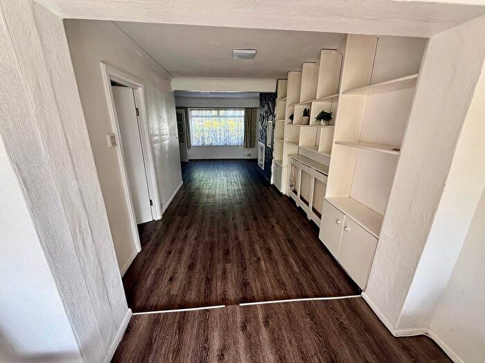 5 Bedroom Semi-Detached House To Rent In Sipson Road, West Drayton, UB7