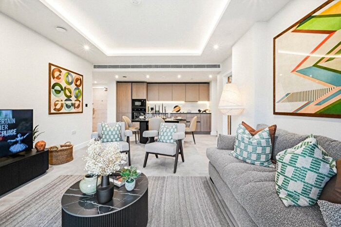 3 Bedroom Flat To Rent In Embassy Boulevard, Linear Place, SW11