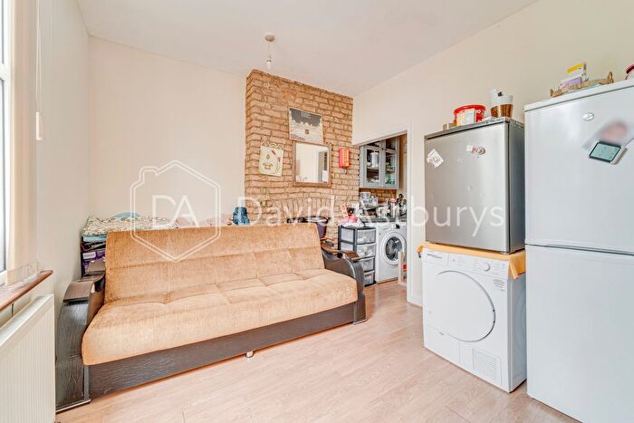 1 Bedroom Flat To Rent In Maidstone Road, Bounds Green, London, N11