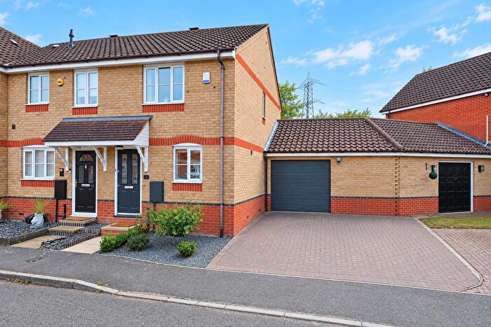 2 Bedroom End Of Terrace House For Sale In Heron Close, Rayleigh, SS6