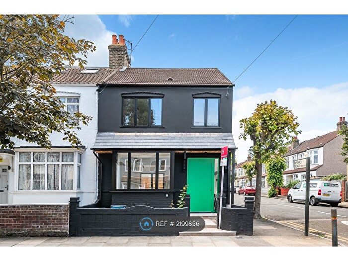 3 Bedroom End Of Terrace House To Rent In Seely Road, London, SW17