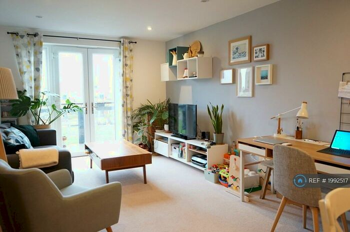 2 Bedroom Flat To Rent In Verona House, Mitcham, CR4