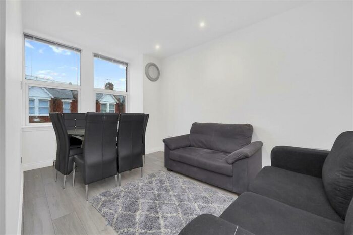 3 Bedroom Flat To Rent In Deacon Road, London, NW2