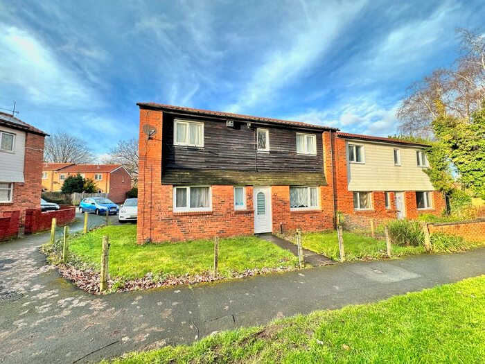 3 Bedroom Semi-Detached House To Rent In Ayr Close, Leegomery, Telford, TF1
