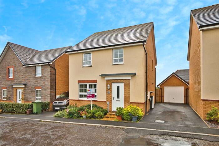 4 Bedroom Detached House For Sale In Spool Mead, Chard, TA20