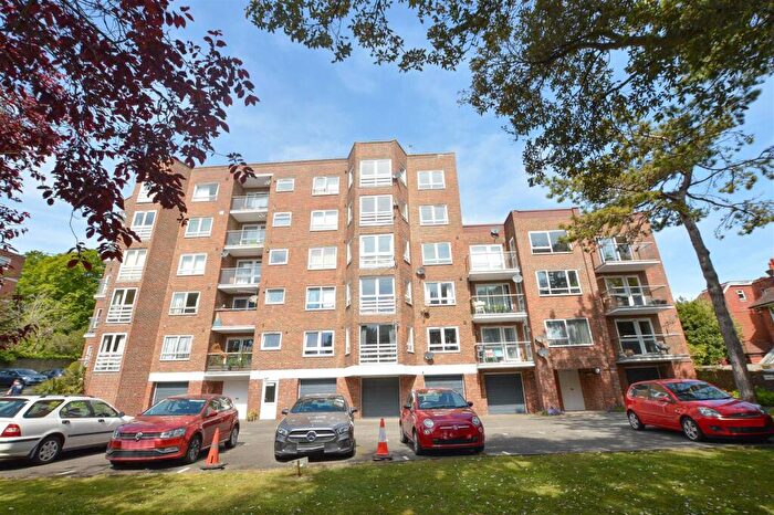 1 Bedroom Flat For Sale In Arundel Road, Eastbourne, BN21