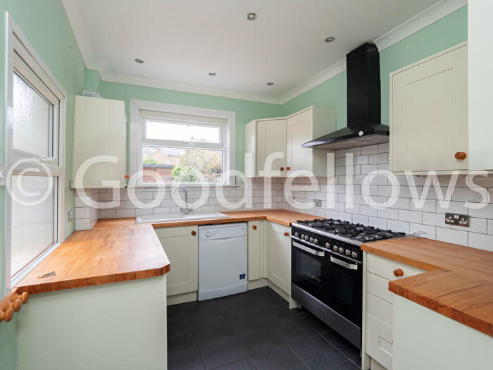 3 Bedroom Terraced House To Rent In Reading Road, Sutton, Surrey, SM1