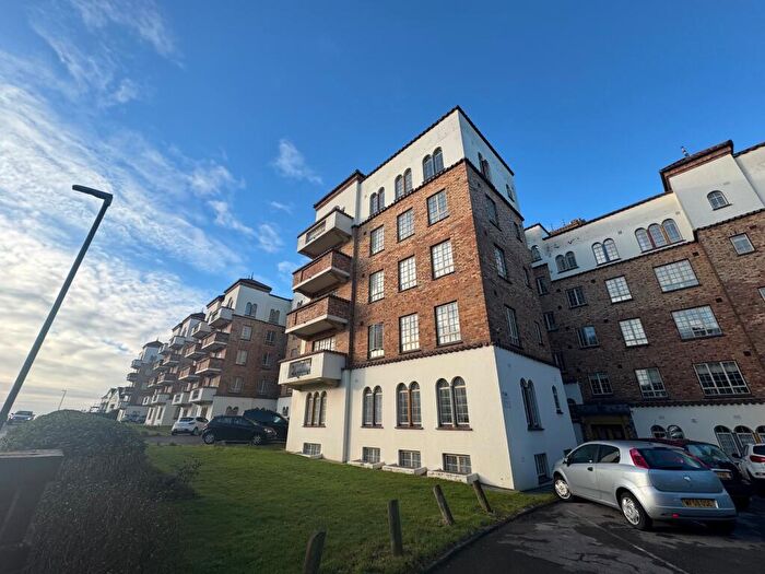 1 Bedroom Flat To Rent In Sea Road, Bournemouth, BH5