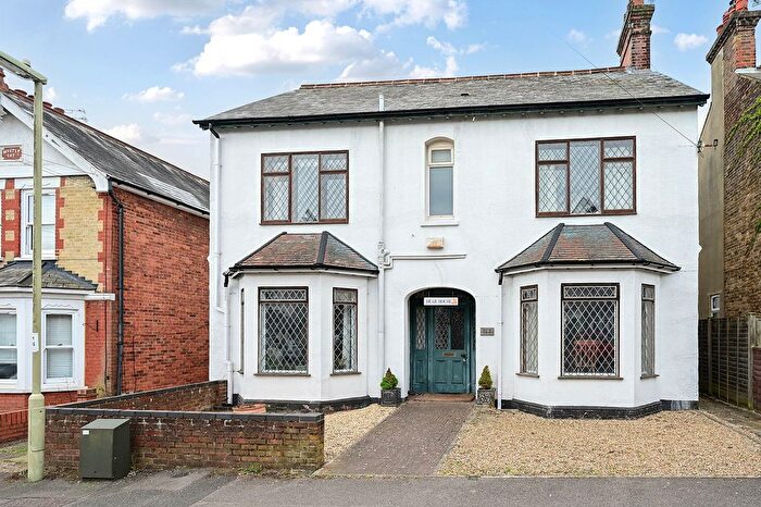 4 Bedroom Detached House For Sale In Holly Road, Aldershot, GU12