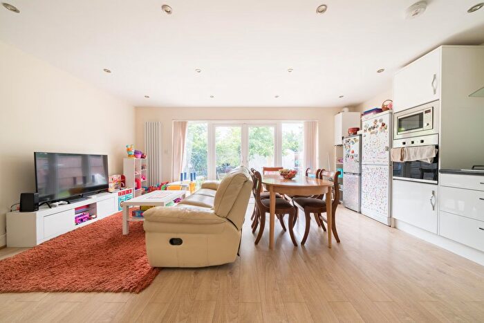 4 Bedroom Semi-Detached House To Rent In Conway Road, Whitton, TW4