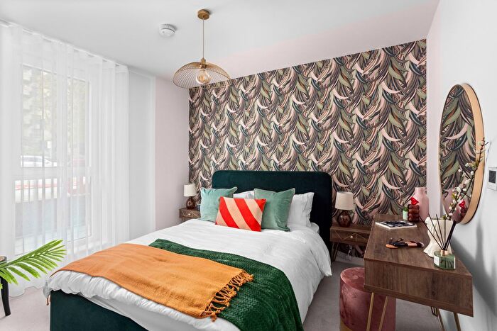 2 Bedroom Flat For Sale In Samara Drive, Southall, UB1