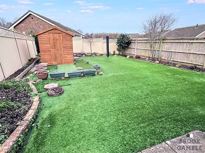 2 Bedroom Bungalow For Sale In Jay Close, Eastbourne, BN23