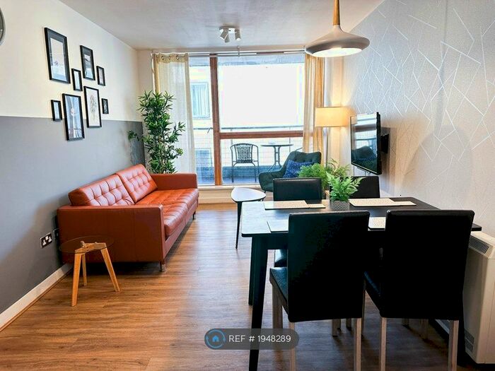 2 Bedroom Flat To Rent In High Street, Manchester, M4