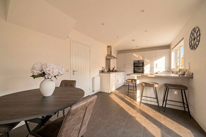 4 Bedroom Detached House For Sale In Fairlie Road, Livingston Village, EH54