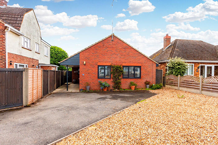 2 Bedroom Detached Bungalow For Sale In Church Hall Road, Rushden, NN10