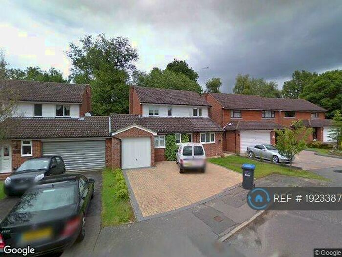 3 Bedroom Detached House To Rent In Lashmere, Copthorne, Crawley, RH10
