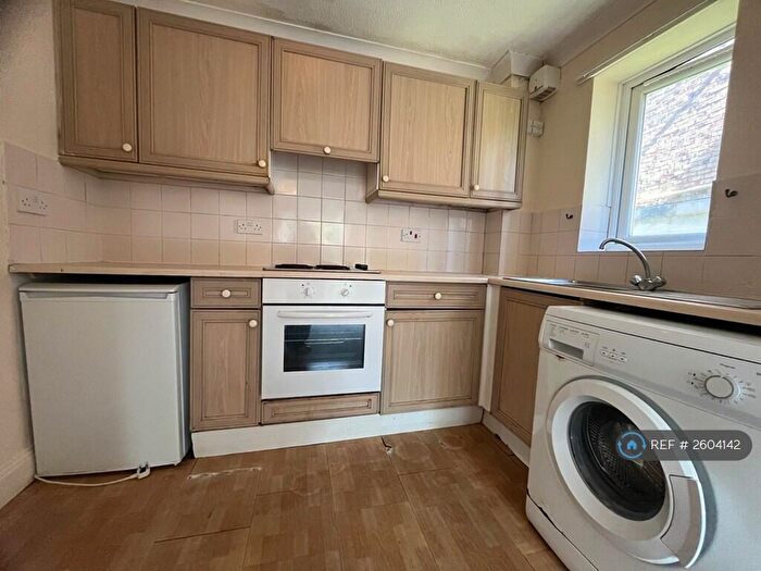 1 Bedroom Flat To Rent In Roxan Court, Southampton, SO15