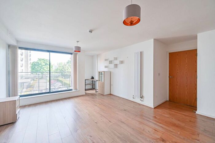 2 Bedroom Flat To Rent In Berber Parade, Woolwich, London, SE18