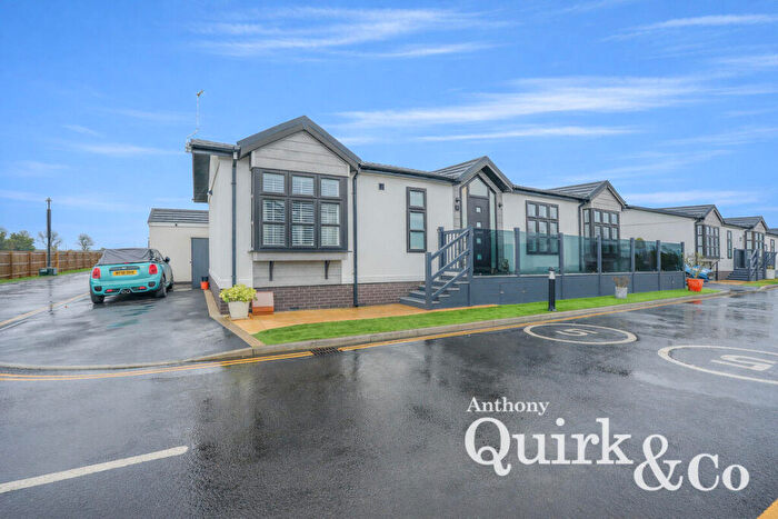 2 Bedroom Park Home For Sale In Pearl Drive, Canvey Island, SS8