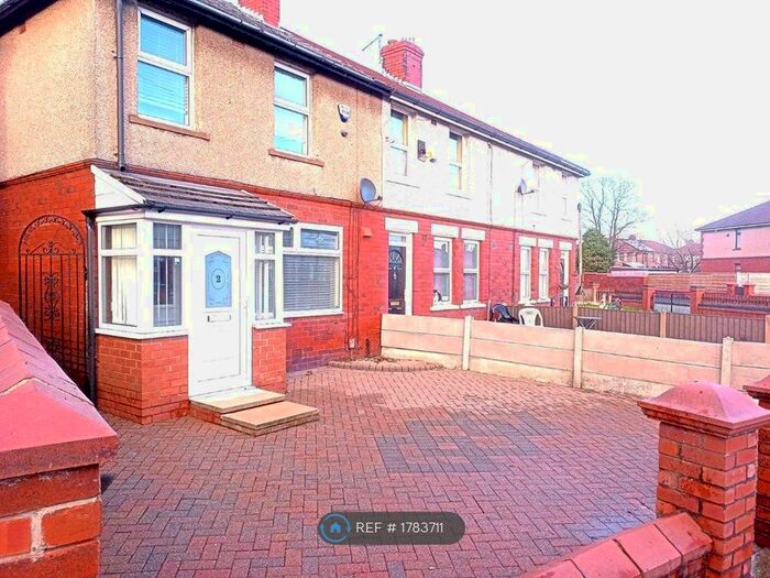 3 Bedroom Semi-Detached House To Rent In Lime Avenue, Leigh, WN7