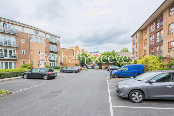 1 Bedroom Apartment To Rent In Morton Close, Deancross Street, E1