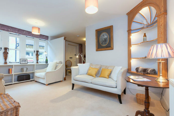 2 Bedroom House To Rent In Lawn Upton Close, Littlemore, Oxford, OX4