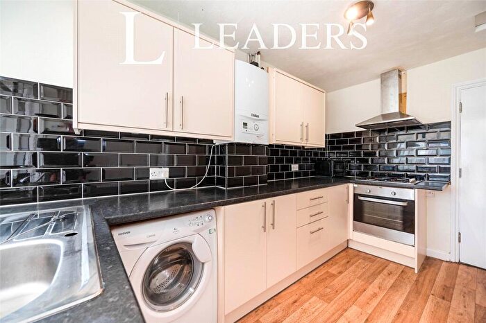3 Bedroom Terraced House To Rent In Talbot Road, PO4