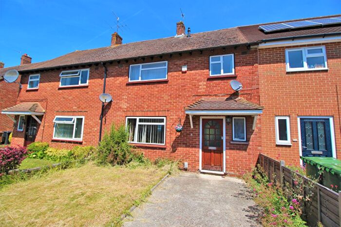 4 Bedroom Terraced House To Rent In Cobbett Road, Guildford, GU2