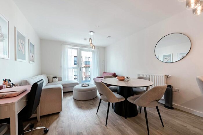 1 Bedroom Apartment To Rent In The Silverton, Royal Docks, London, E16
