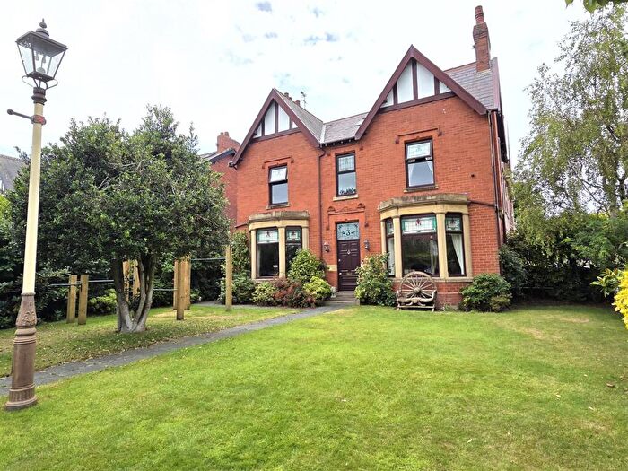 5 Bedroom Semi-Detached House For Sale In Ansdell Road South, Ansdell, Lytham St Annes, FY8