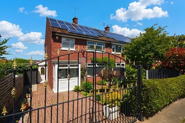 3 Bedroom House For Sale In Roughwood Road, Rotherham, S61