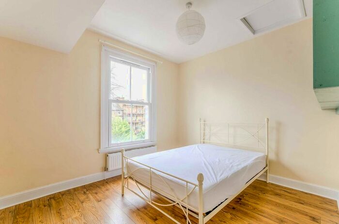 2 Bedroom Flat To Rent In Arthur Road, Islington, London, N7