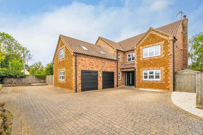 5 Bedroom Detached House For Sale In Lynn Road, East Winch, PE32