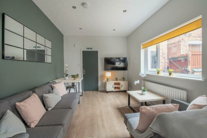 6 Bedroom Property To Rent In Rothesay Avenue, Nottingham, NG7