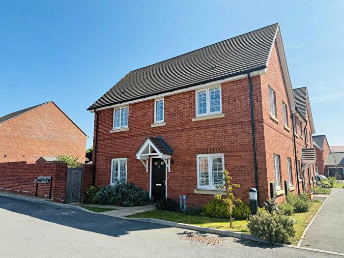 3 Bedroom End Of Terrace House For Sale In Picketts Close, Benson, OX10